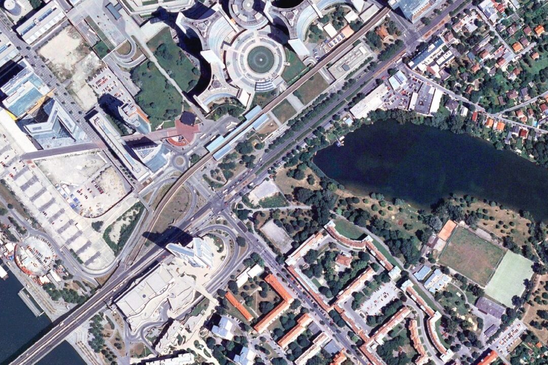 Join the Webinar on Cross-border Services